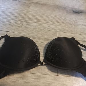 Victoria secret. Black bomb shell bra with sparkles. 32D